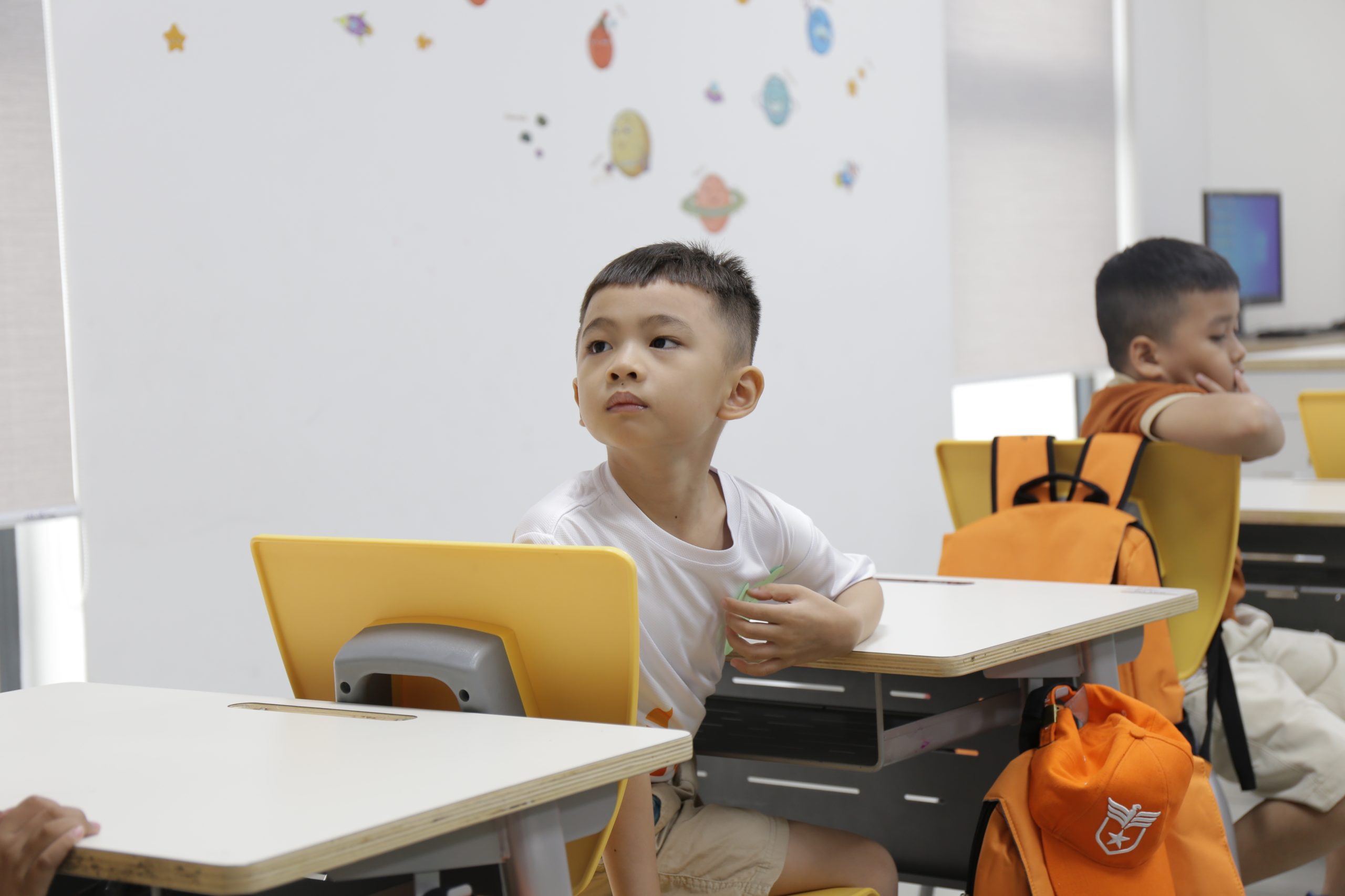 Hồ sơ nhập học vào lớp 1 gồm những gì? Ba mẹ cần biết để chuẩn bị đầy đủ cho con