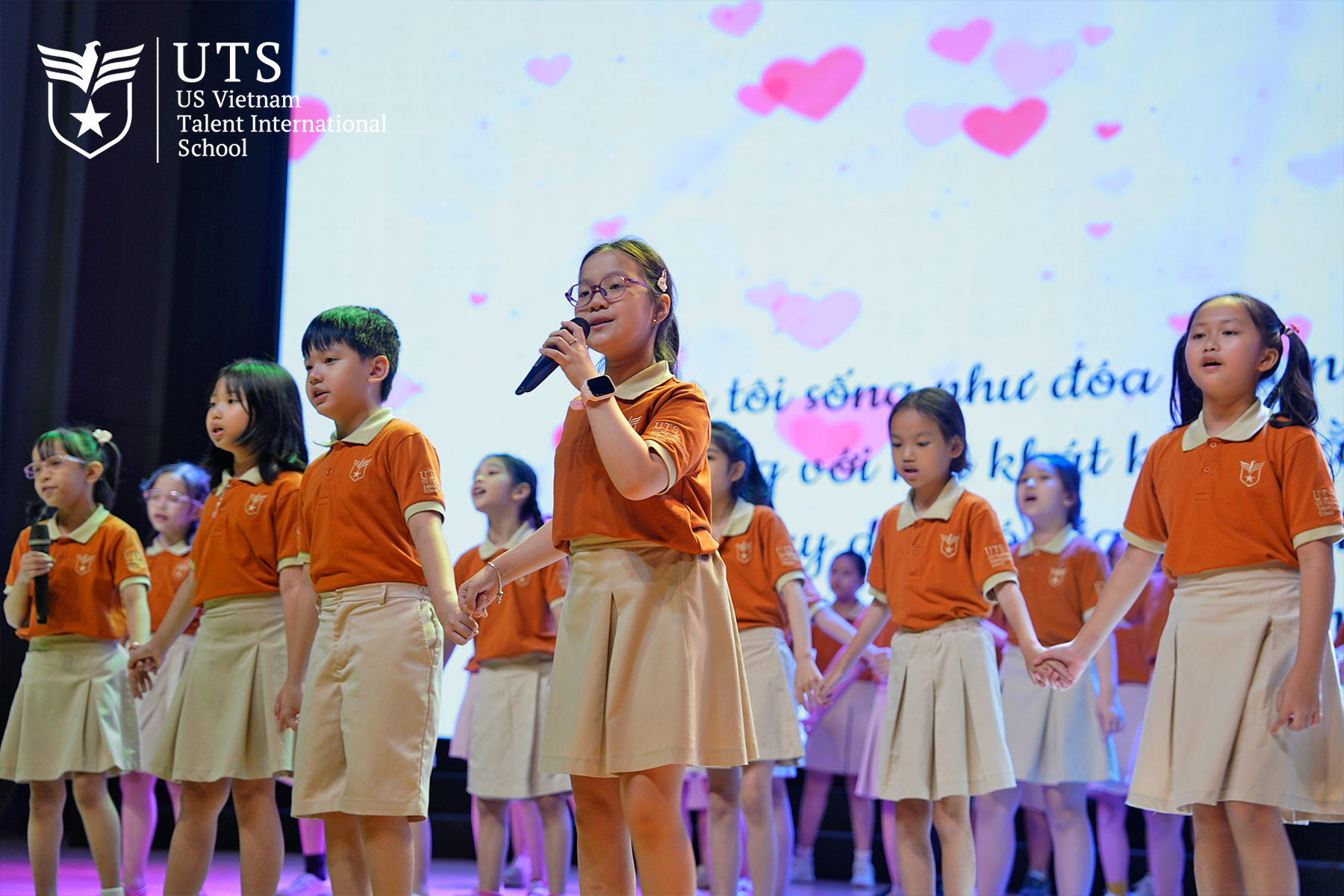 Dự án cộng đồng “Learn Happier”: cùng các “hạt mầm tử tế” lan tỏa yêu thương